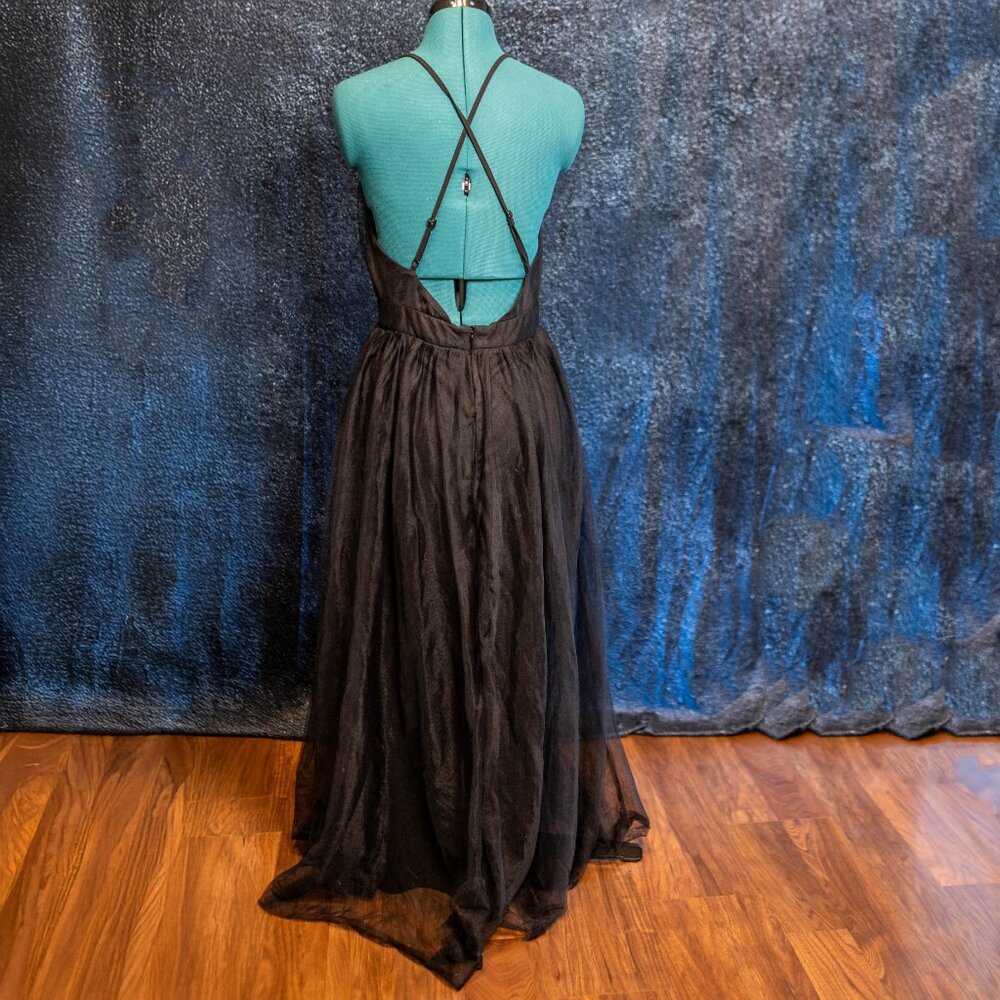 Black Spaghetti-Strap V-Neck Maxi Dress - Picture 7 of 10